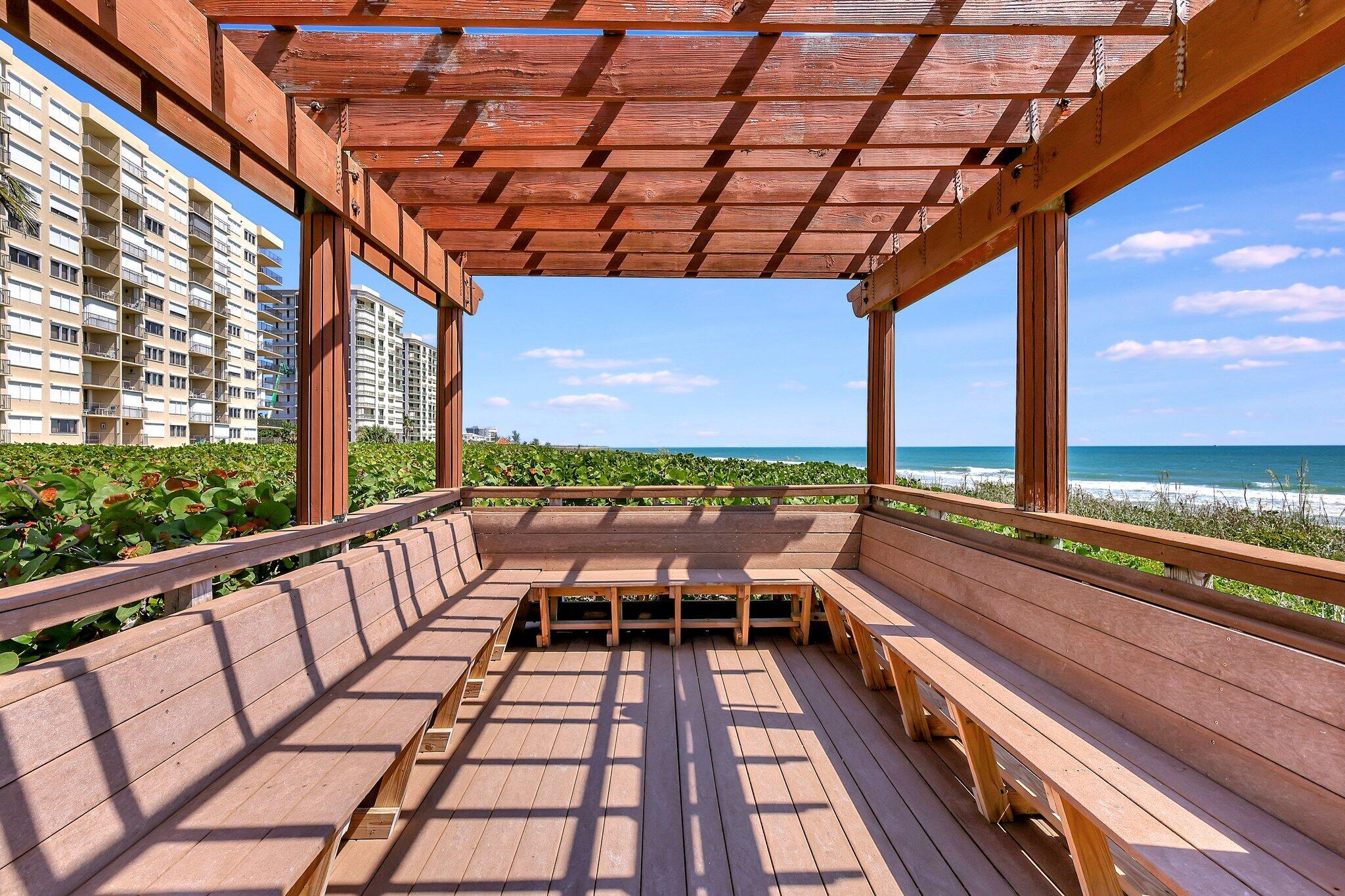 OCEAN HARBOUR SOUTH CONDOMINIUM - Residential