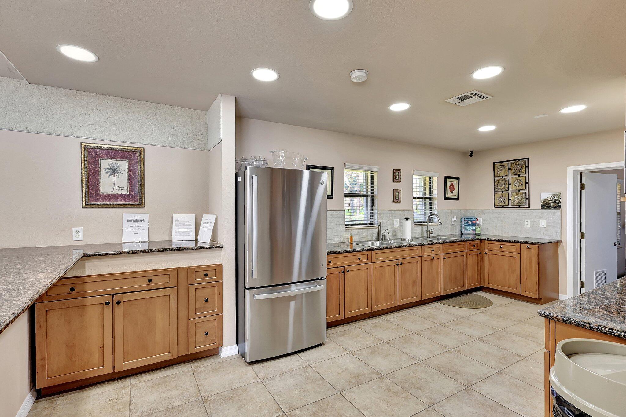 OCEAN HARBOUR SOUTH CONDOMINIUM - Residential