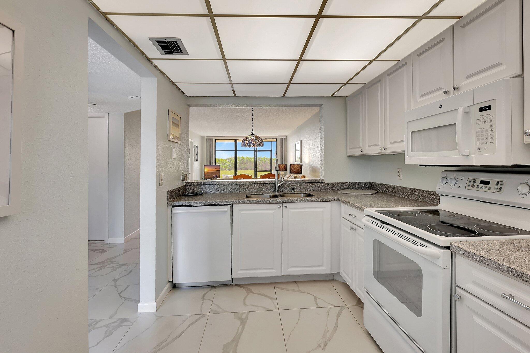 OCEAN HARBOUR SOUTH CONDOMINIUM - Residential