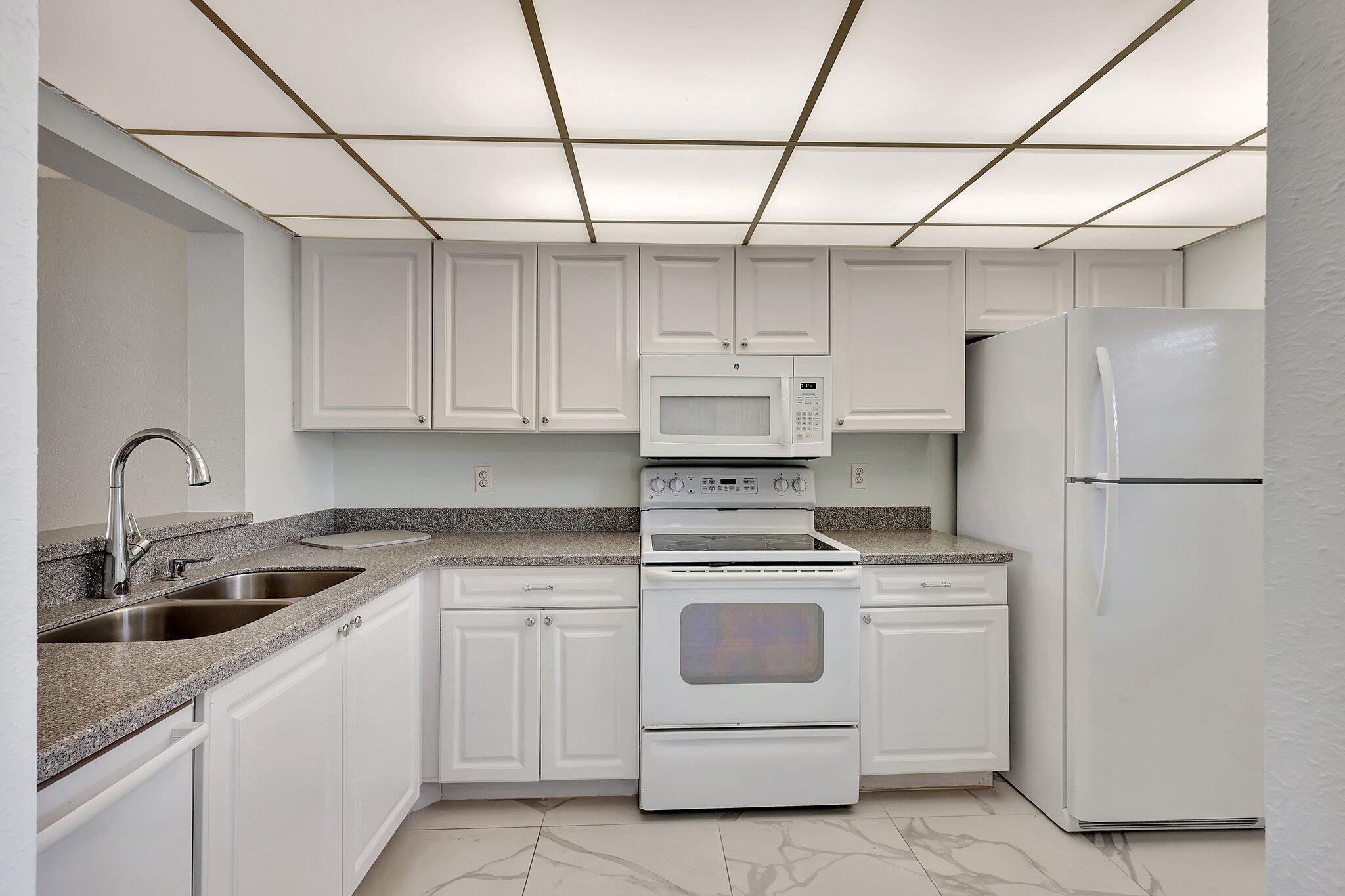 OCEAN HARBOUR SOUTH CONDOMINIUM - Residential
