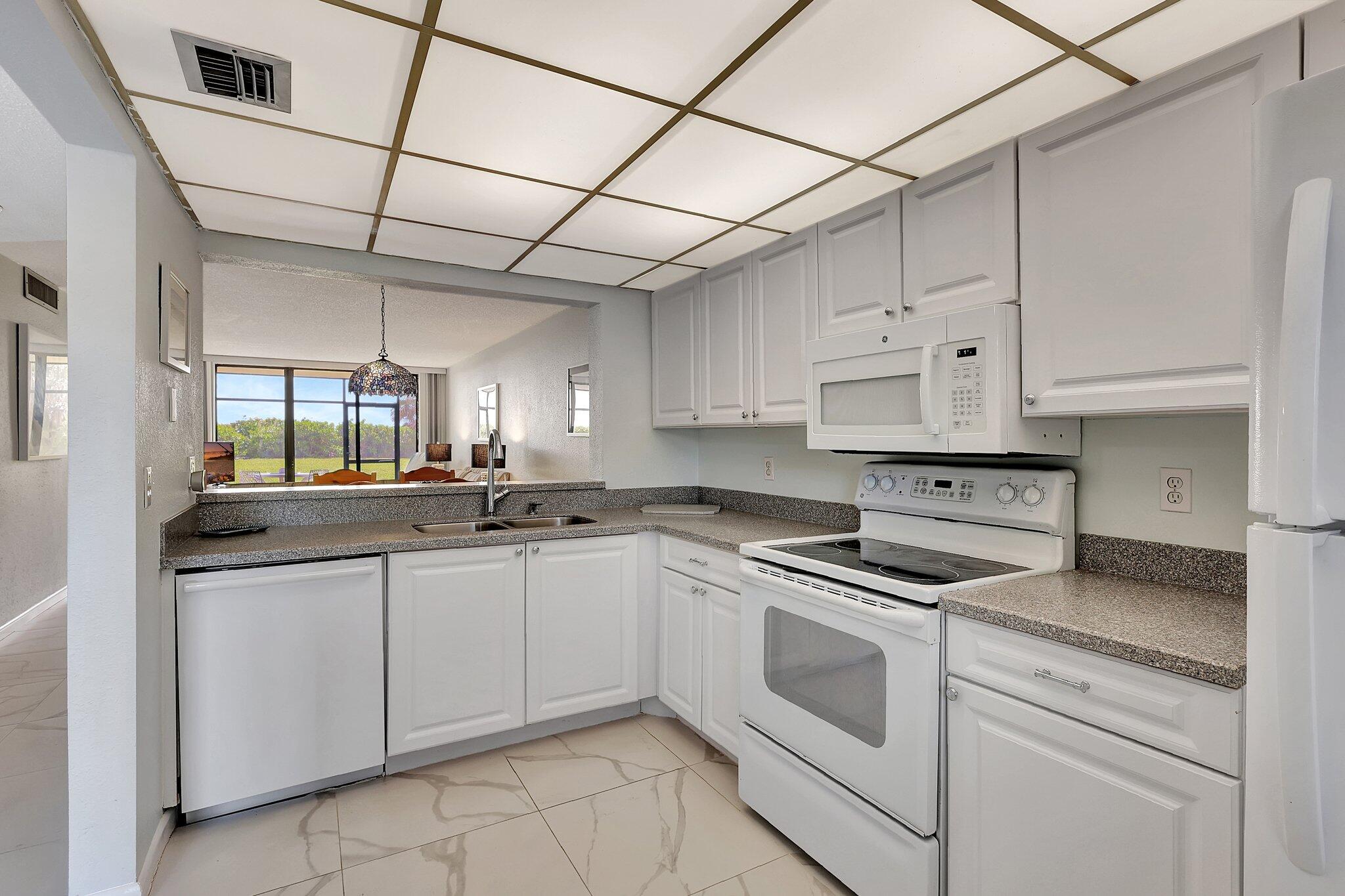OCEAN HARBOUR SOUTH CONDOMINIUM - Residential
