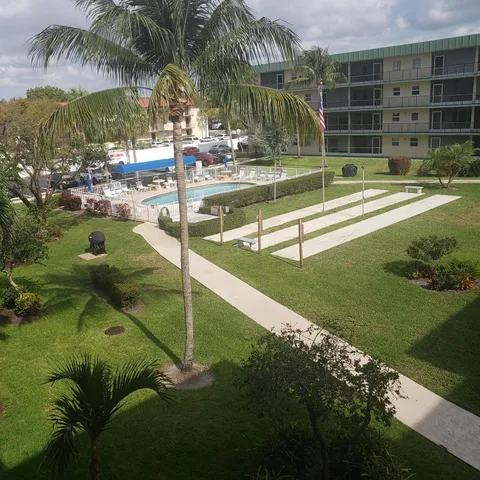 806 SE 7th Street Unit 302, Deerfield Beach, FL MLS: R11083310