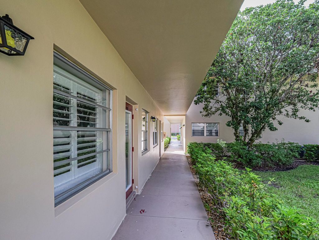 Photo of 44 Vista Gardens Trail #104, Vero Beach, FL 32962 (MLS # R11129589)