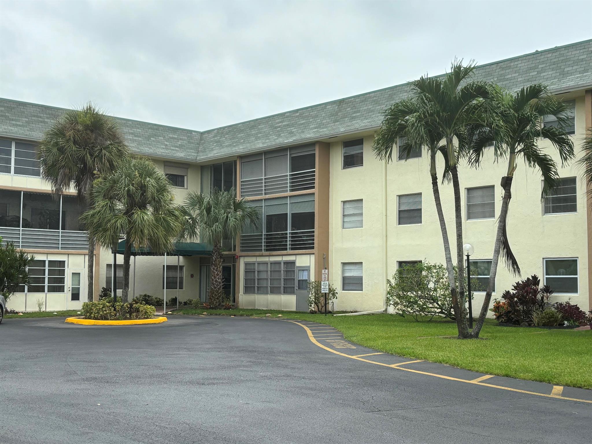 SABAL PALM VILLAGE 2 COND - Residential Lease