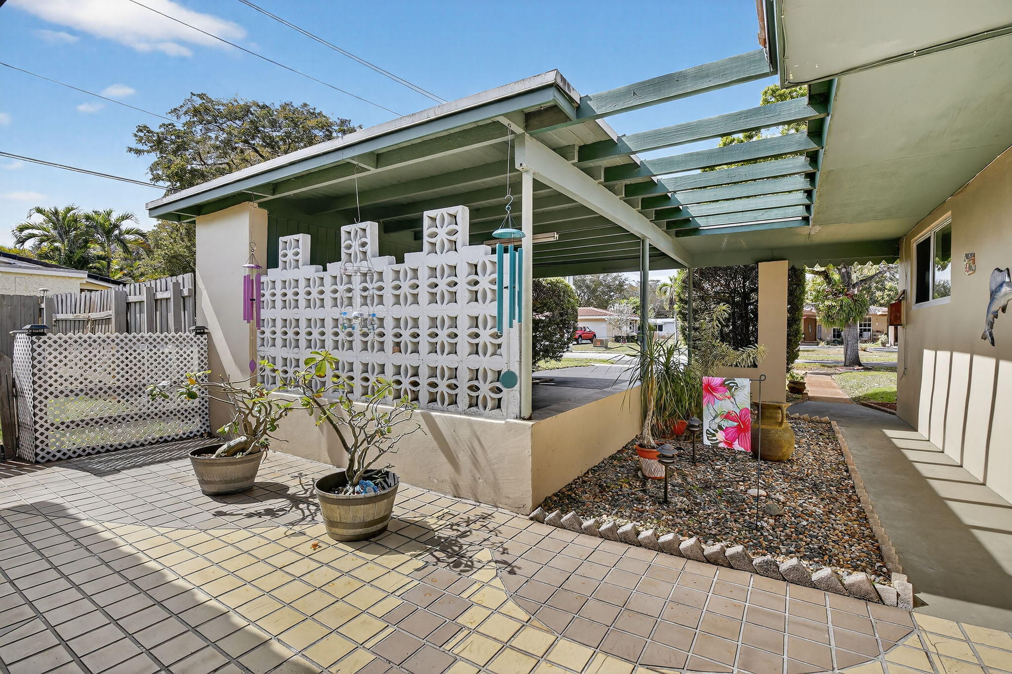 PLANTATION GARDENS 3RD SEC - Residential