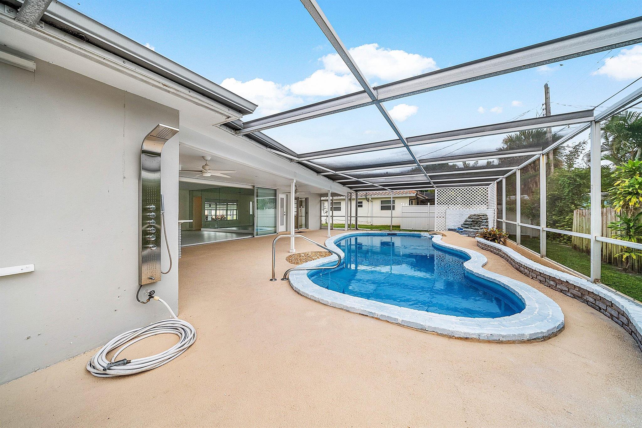 BOCA WOODS - Residential