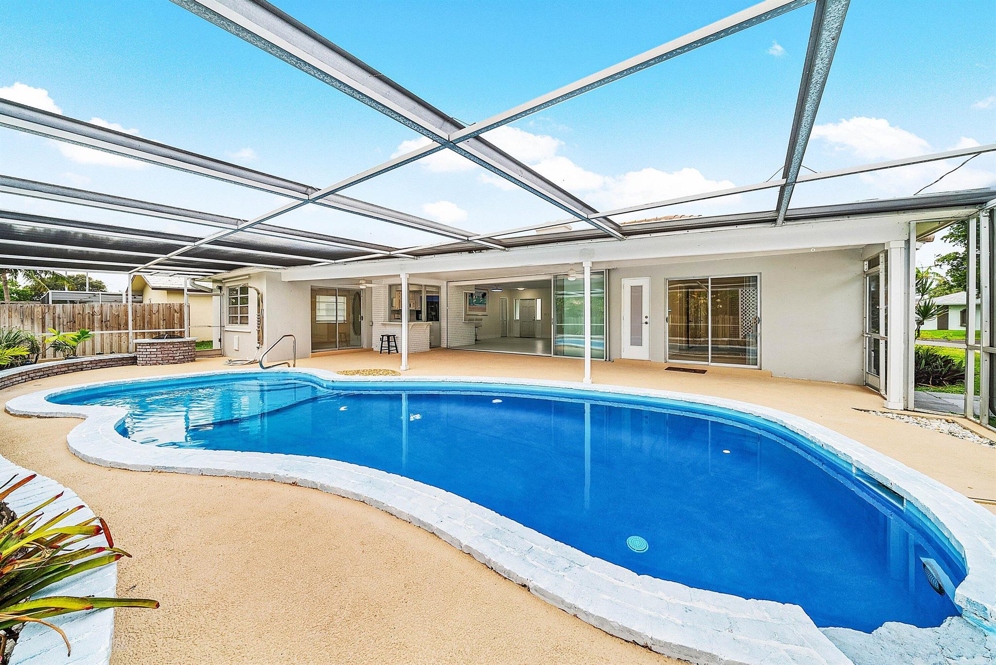 BOCA WOODS - Residential