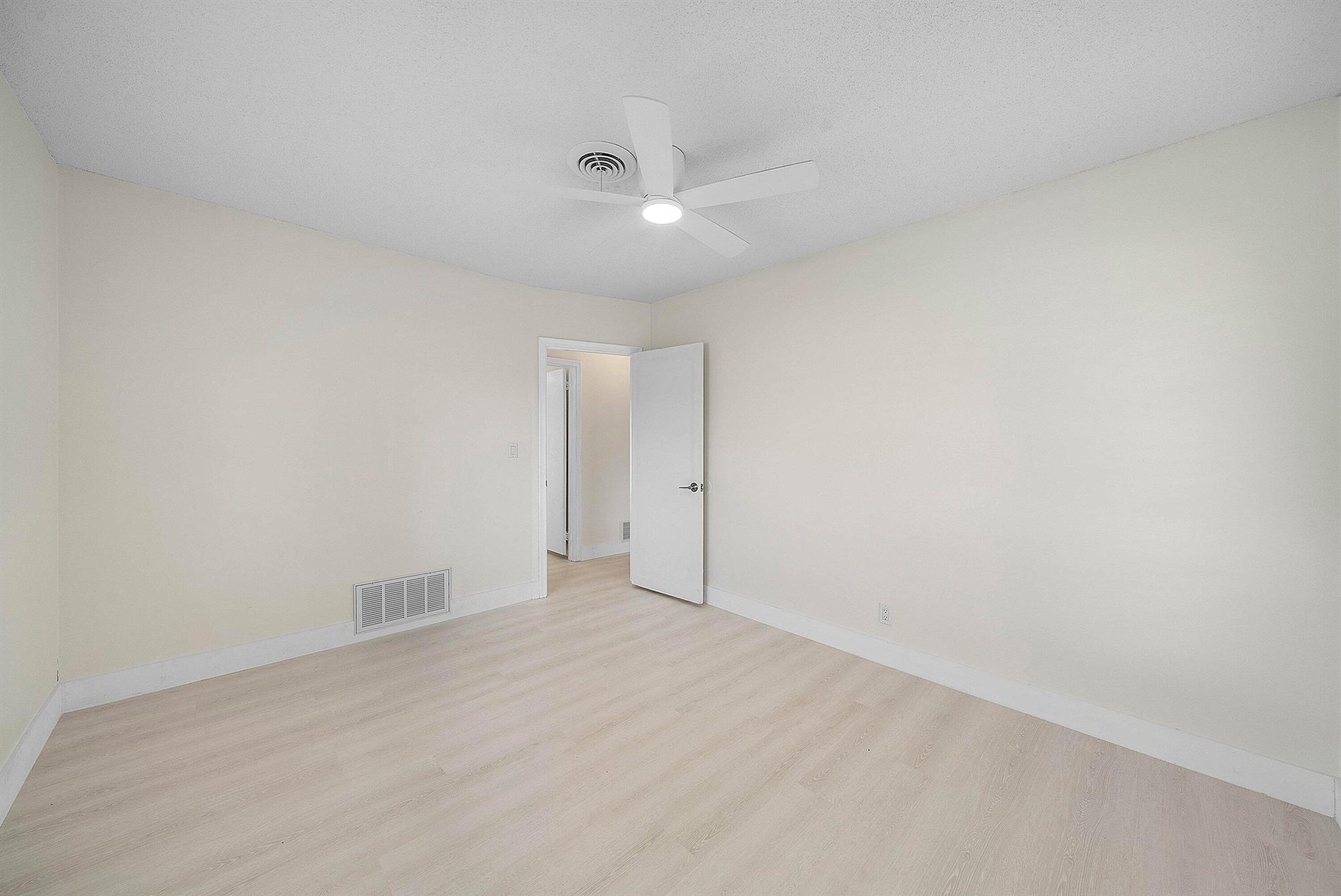 BOCA WOODS - Residential