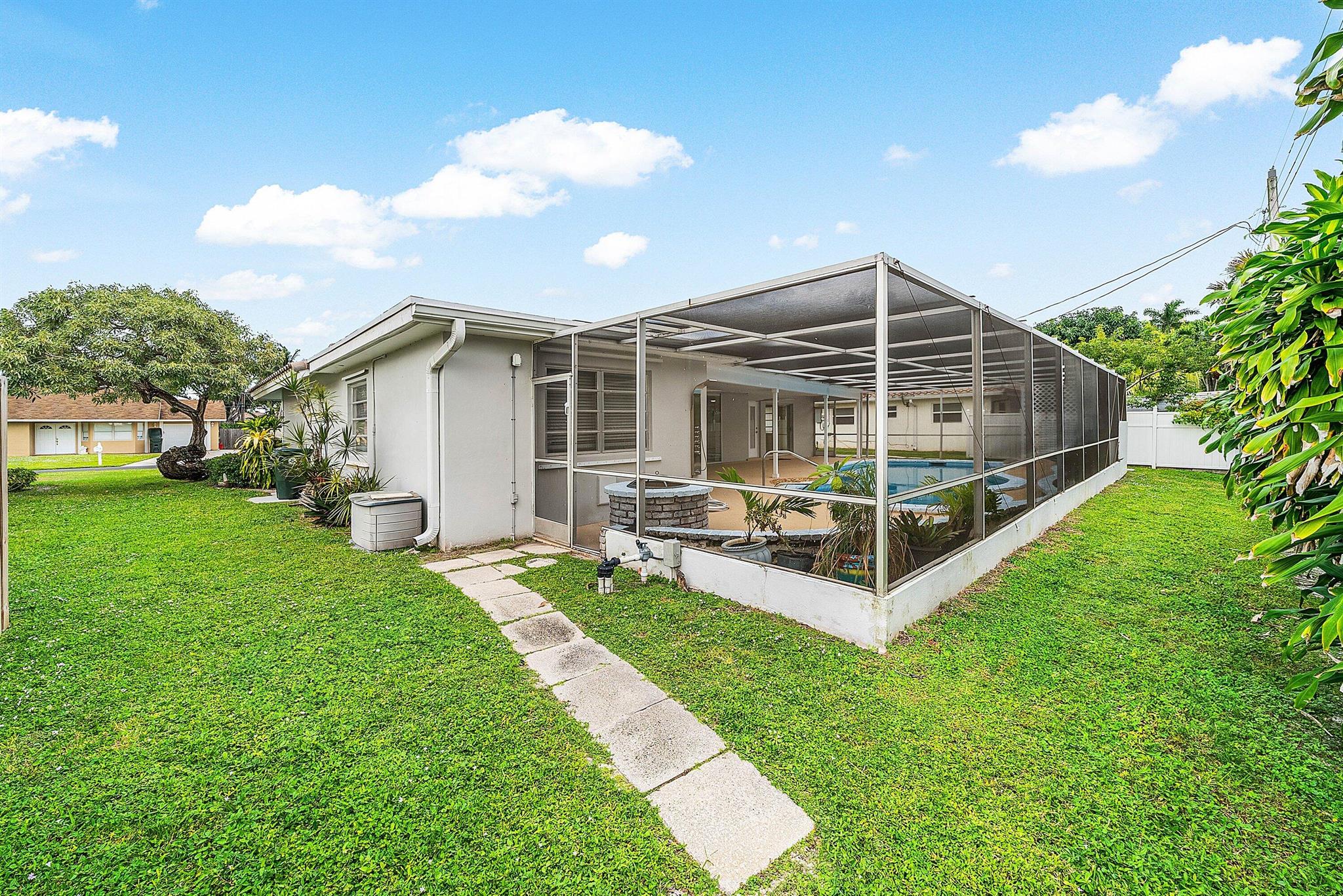 BOCA WOODS - Residential