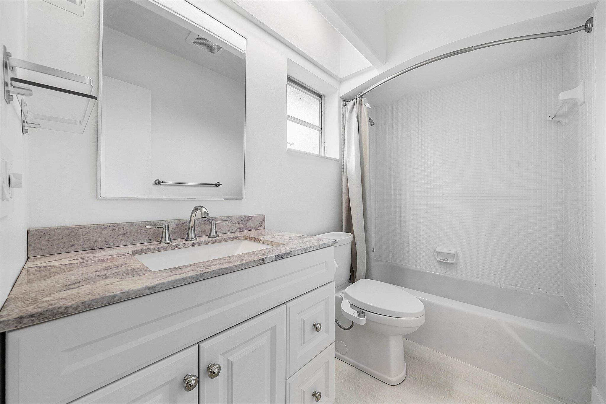 BOCA WOODS - Residential