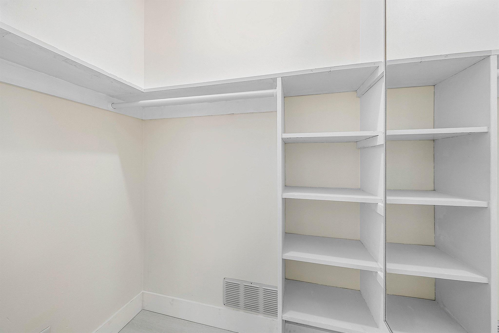 BOCA WOODS - Residential