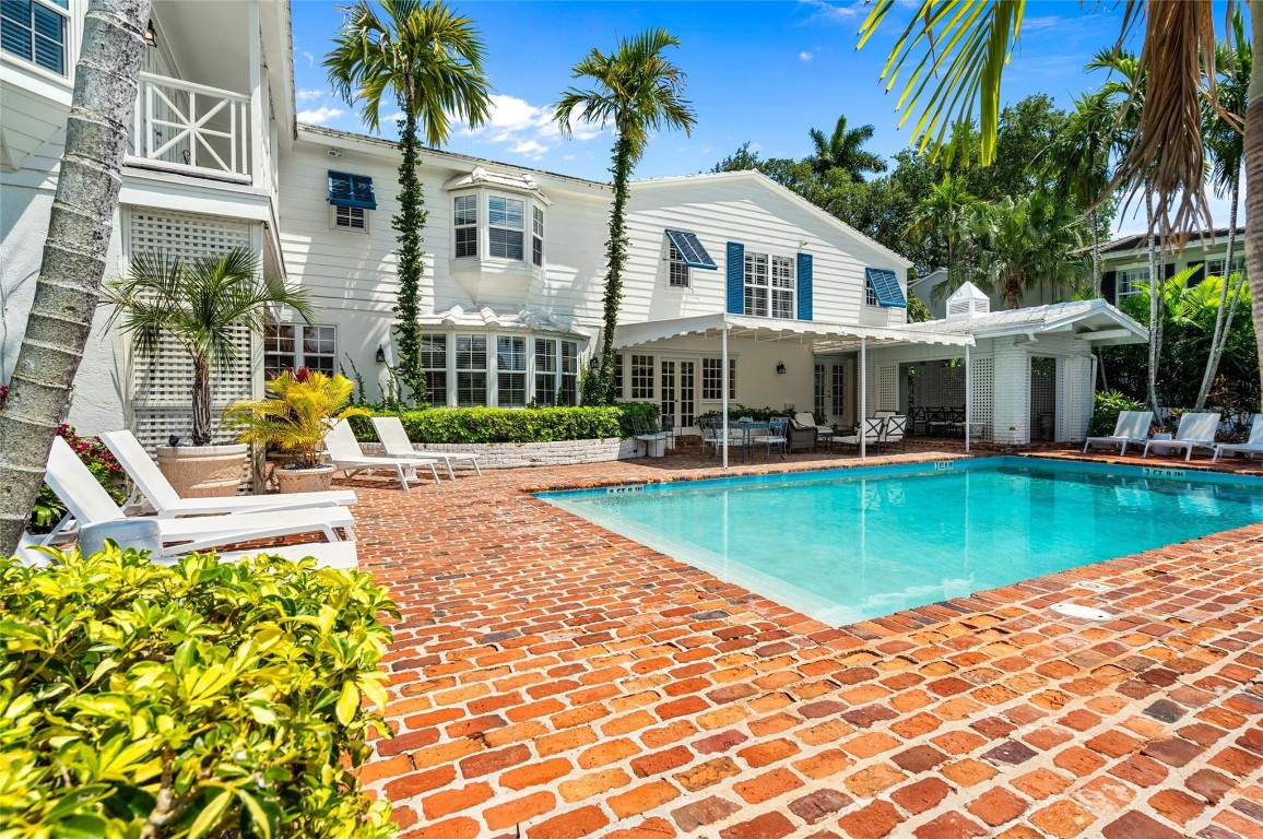 Las Olas Isles - Residential