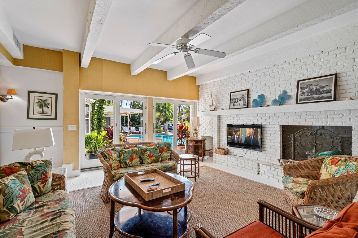 Las Olas Isles - Residential