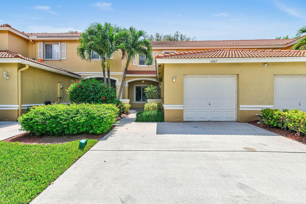 Photo of 1007 Arezzo Circle, Boynton Beach, FL 33436 (MLS # R11098165)