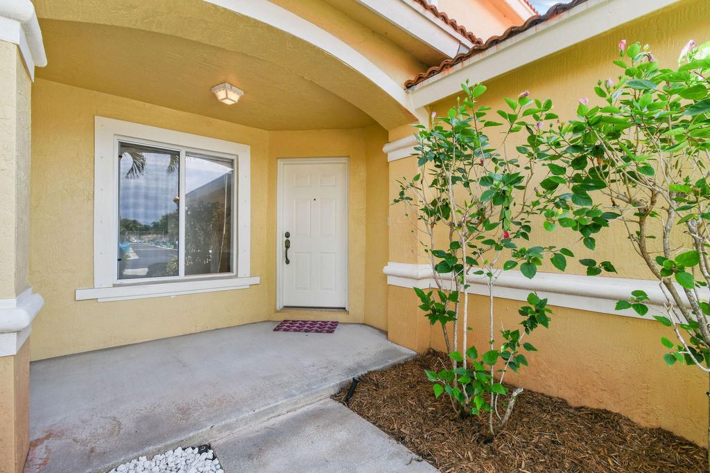 Photo of 1007 Arezzo Circle, Boynton Beach, FL 33436 (MLS # R11098165)
