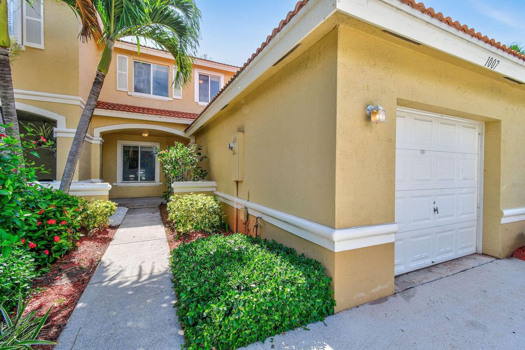 Photo of 1007 Arezzo Circle, Boynton Beach, FL 33436 (MLS # R11098165)