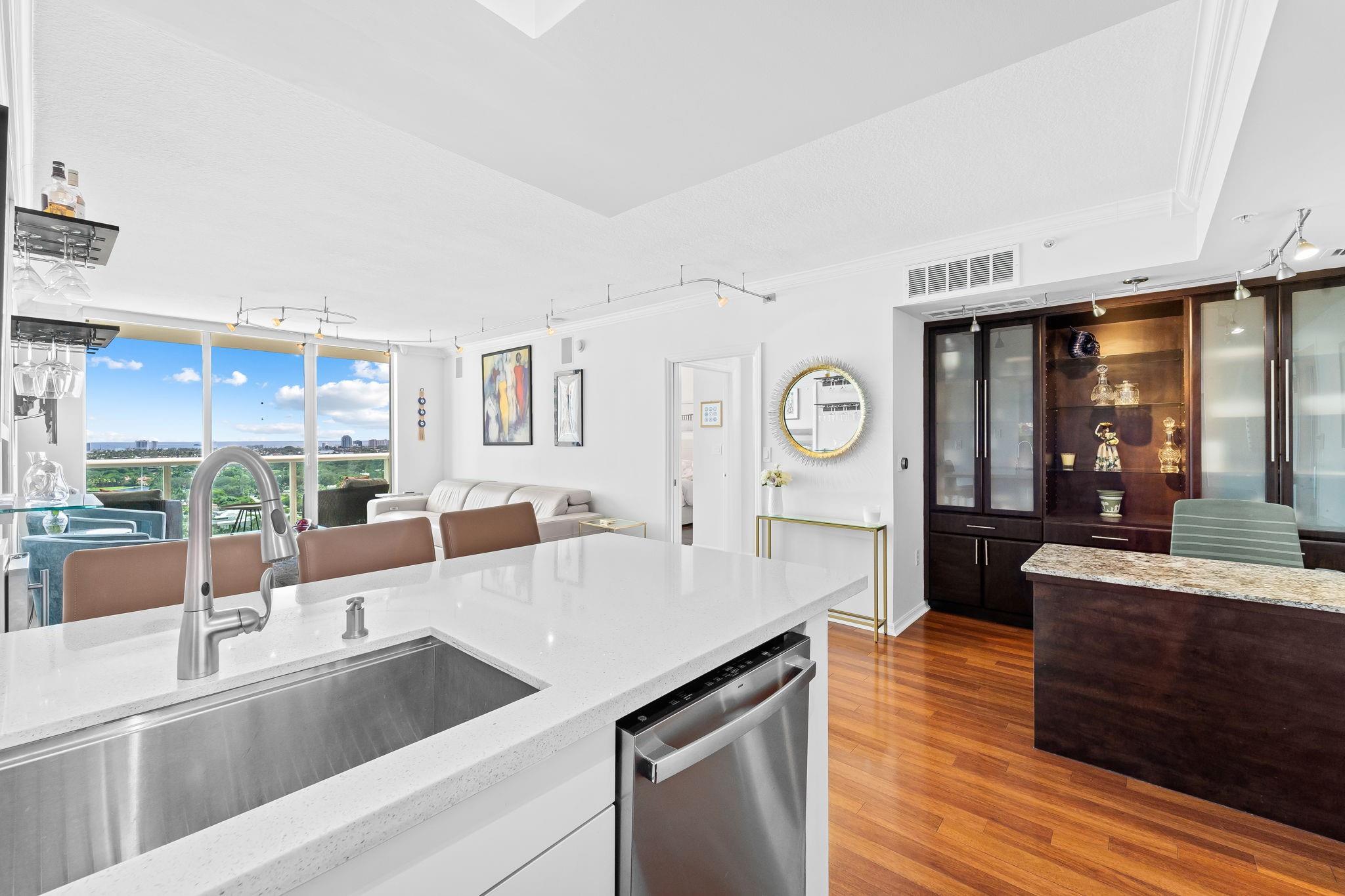 347 N New River Dr E 2102