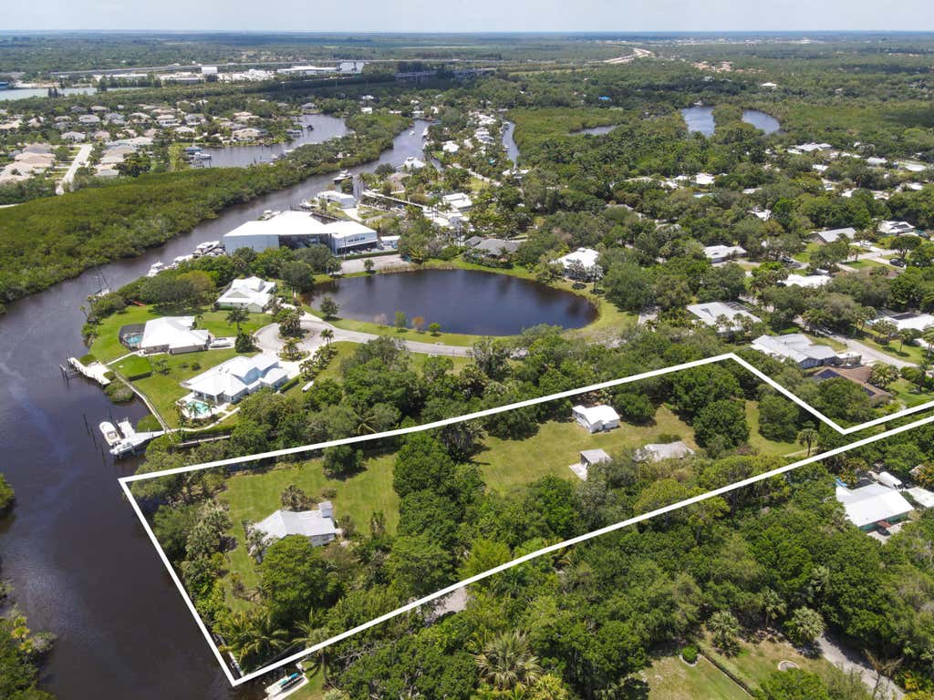 Photo of 332 SW Salerno Road, Stuart, FL 34997 (MLS # R11106955)