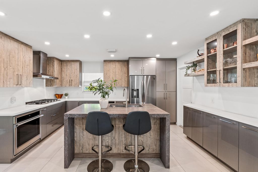 Photo of 331 SE 6th Avenue, Pompano Beach, FL 33060 (MLS # B26012777)