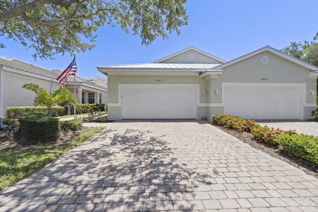 Photo of 4681 SE Bridgetown Court, Stuart, FL 34997 (MLS # B26053421)
