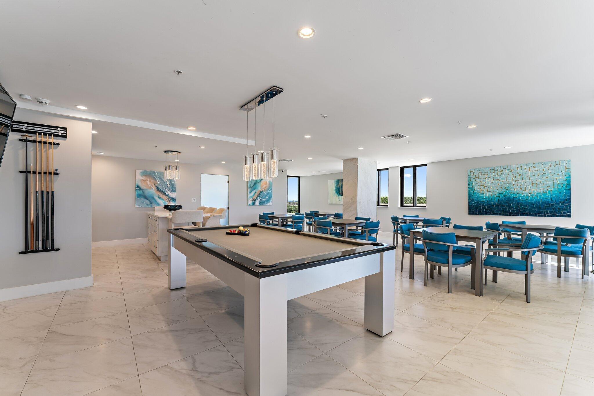 REACHES CONDO - Residential