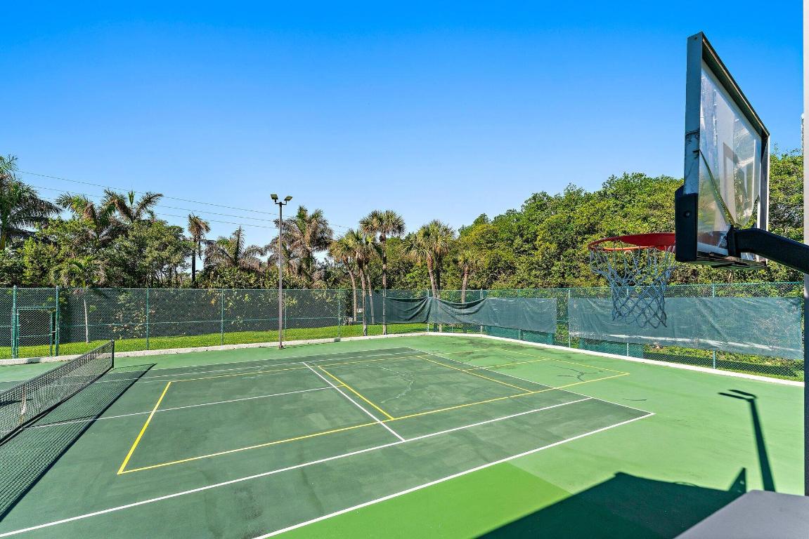 REACHES CONDO - Residential