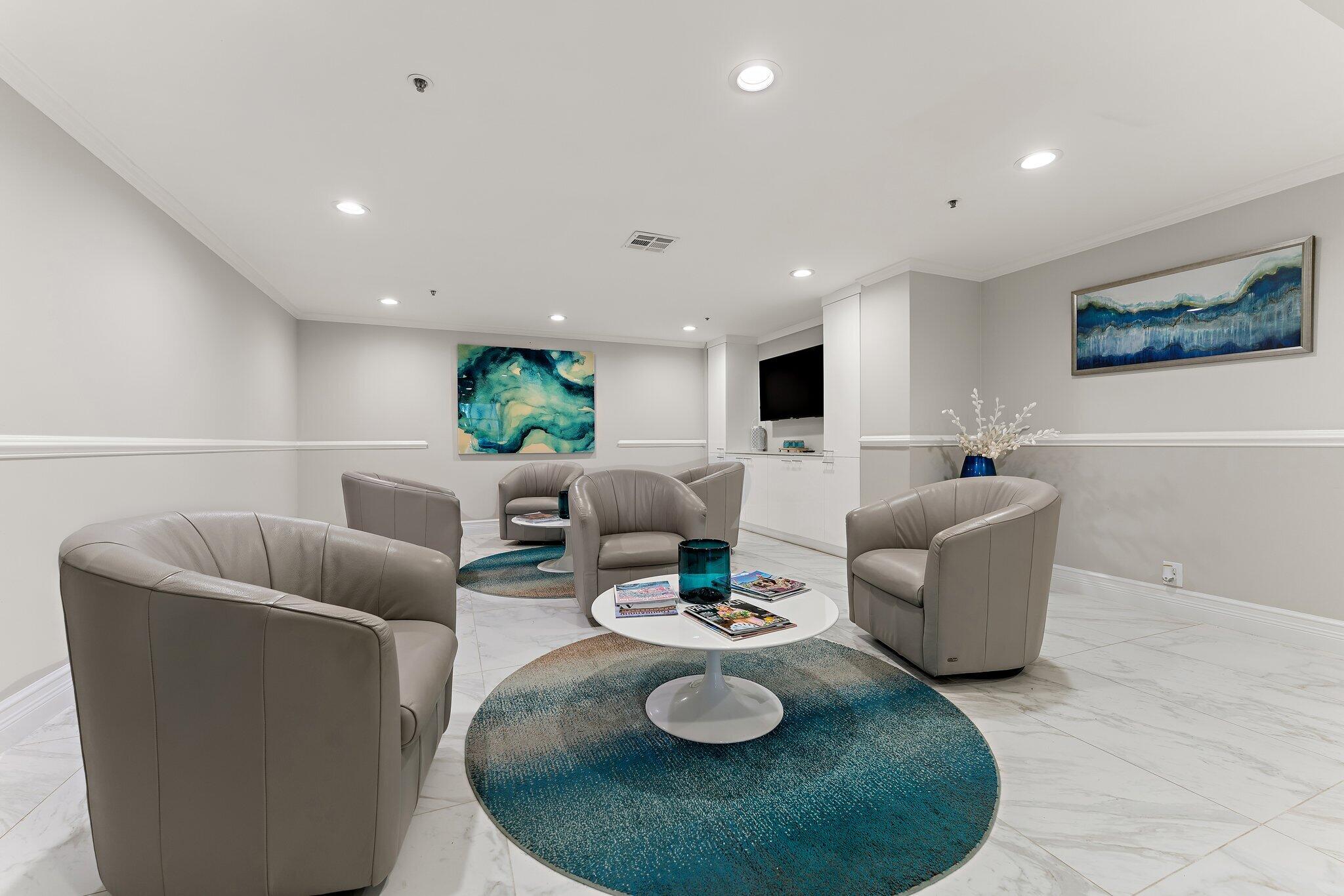 REACHES CONDO - Residential