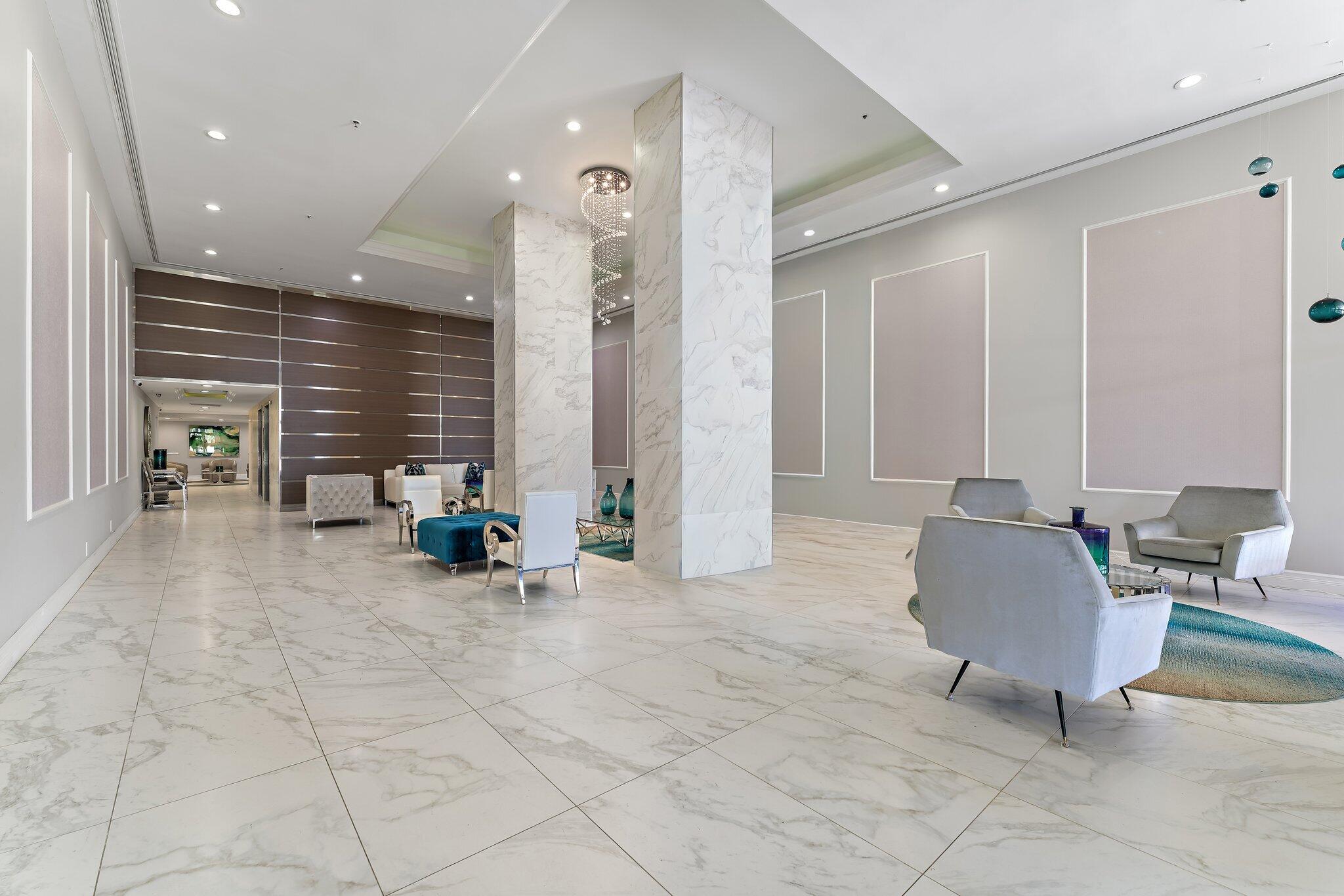 REACHES CONDO - Residential