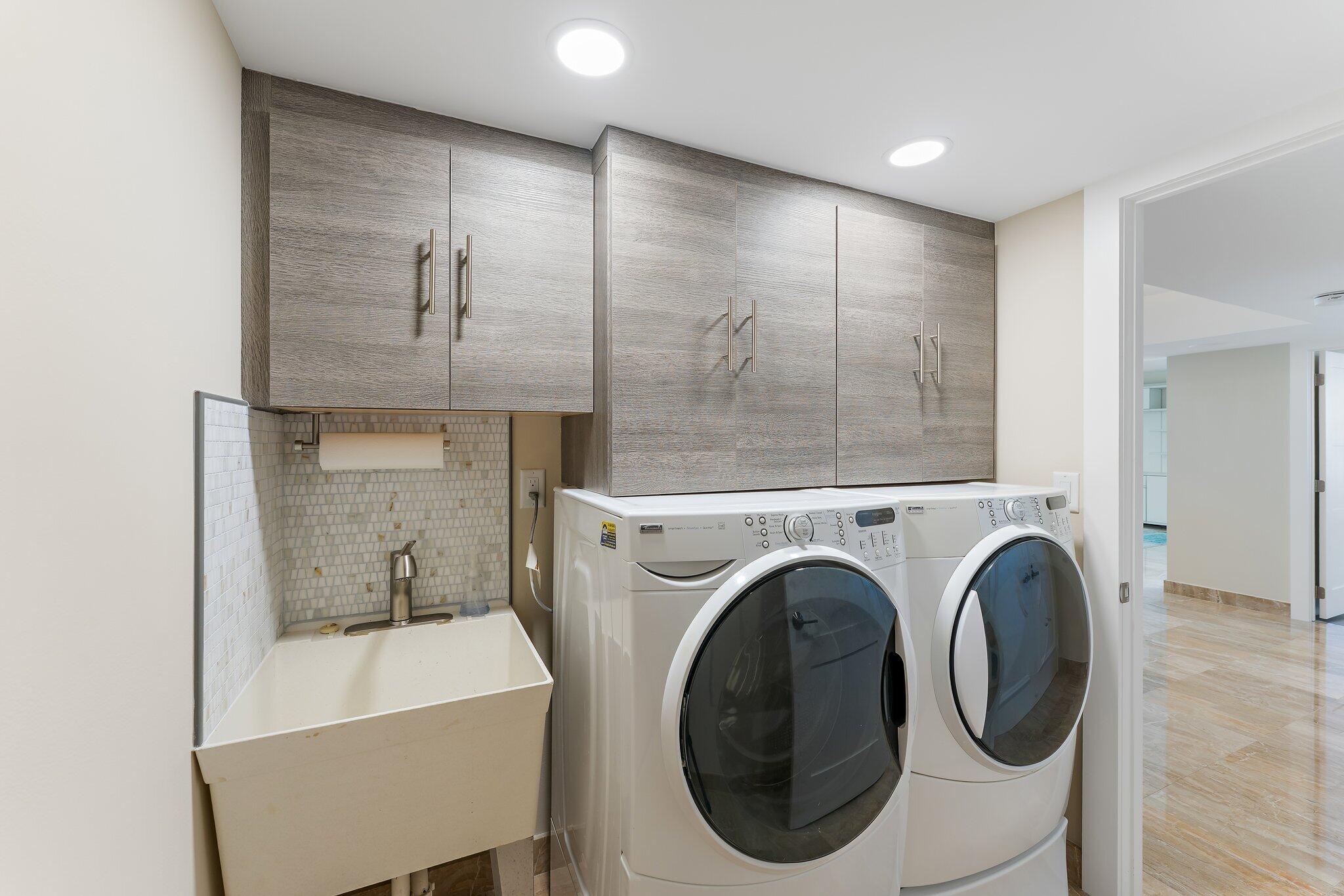 REACHES CONDO - Residential