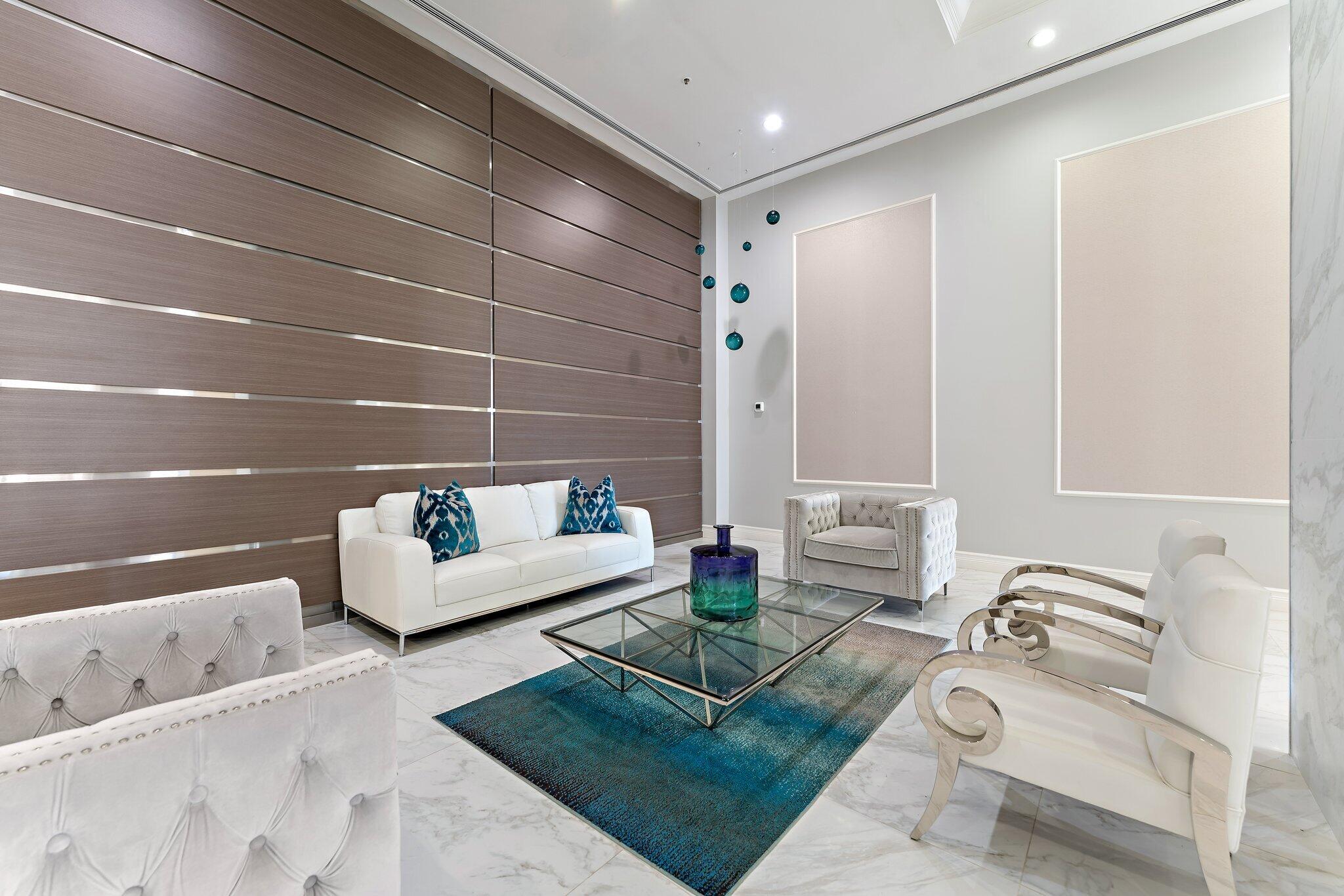 REACHES CONDO - Residential