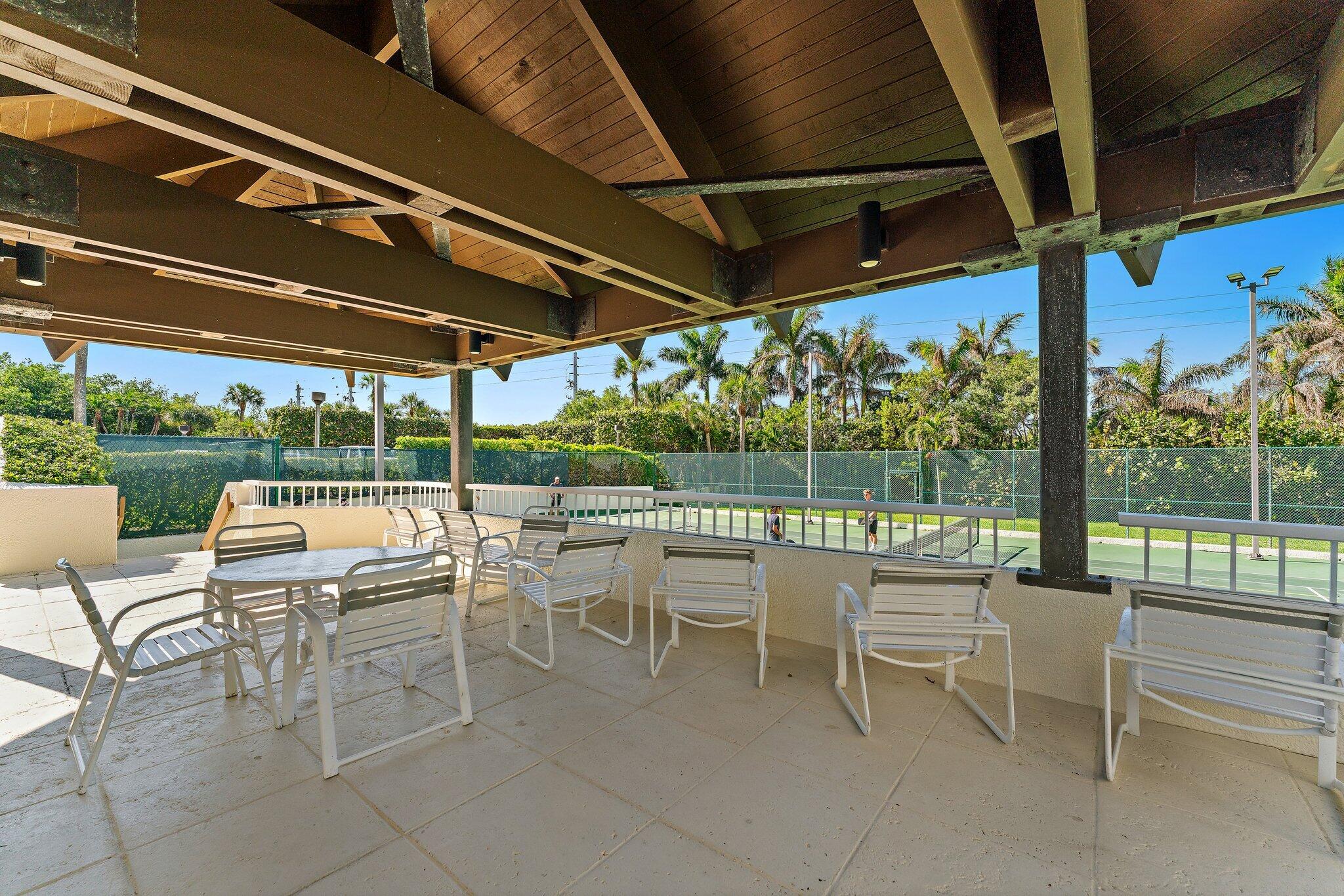 REACHES CONDO - Residential