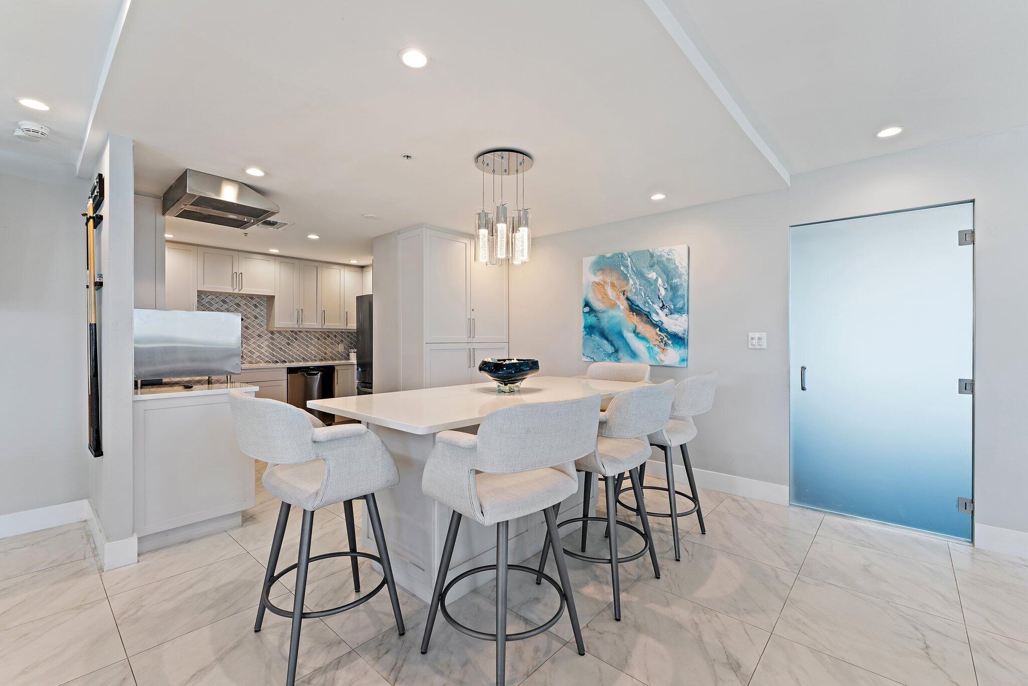 REACHES CONDO - Residential