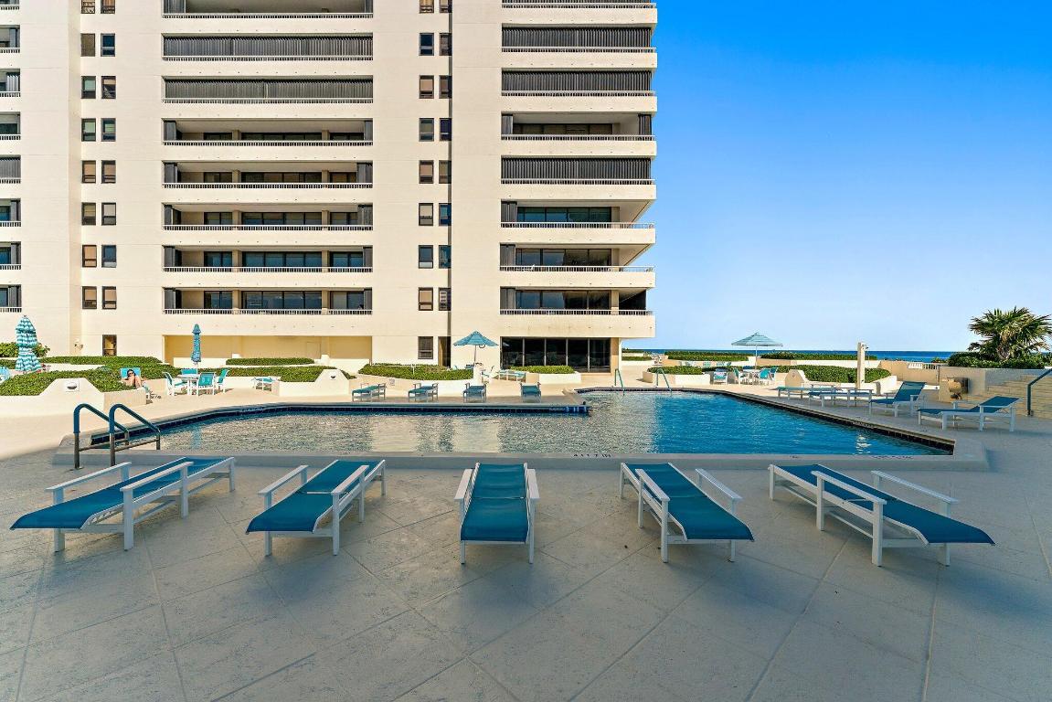 REACHES CONDO - Residential