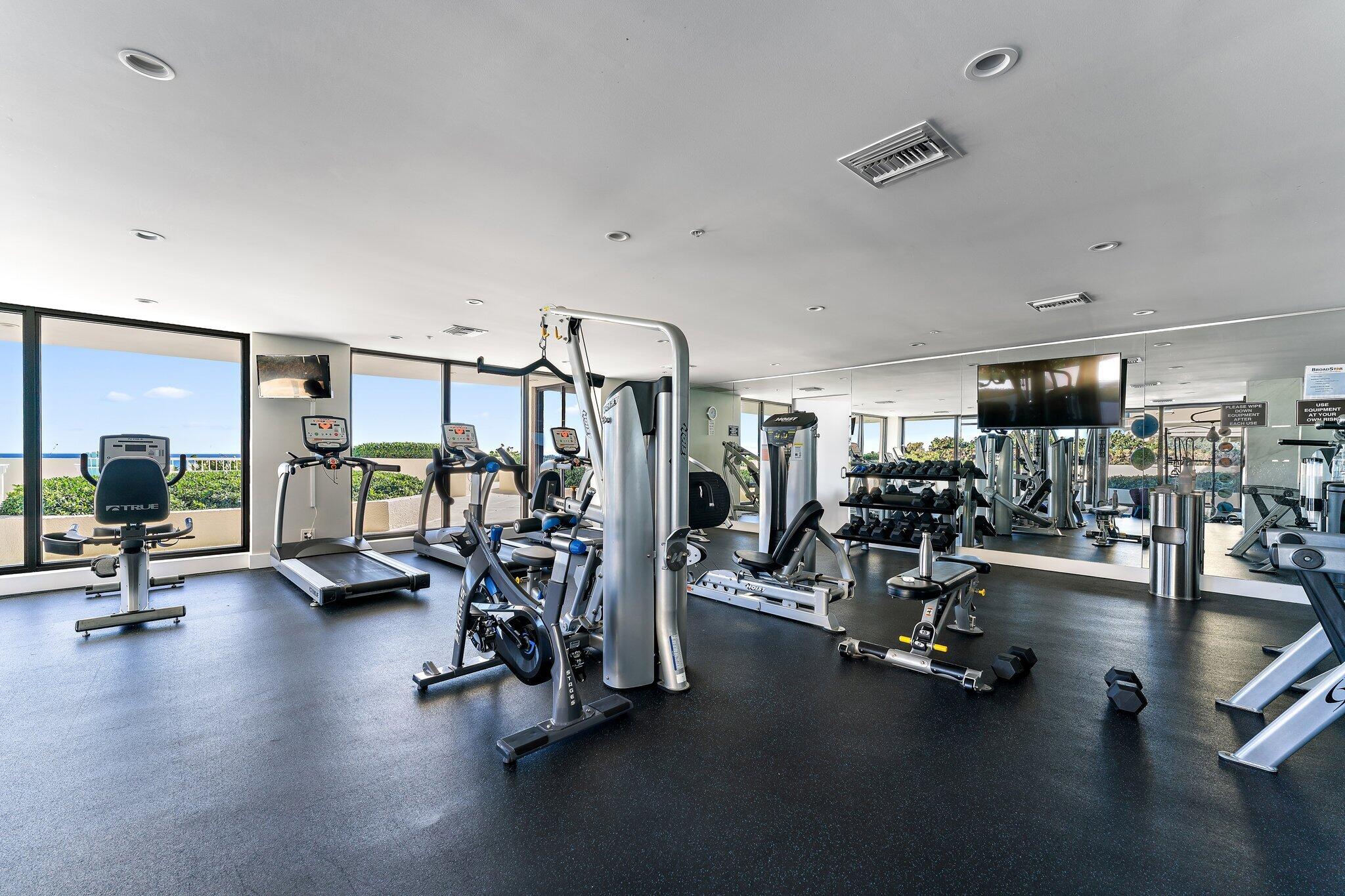 REACHES CONDO - Residential