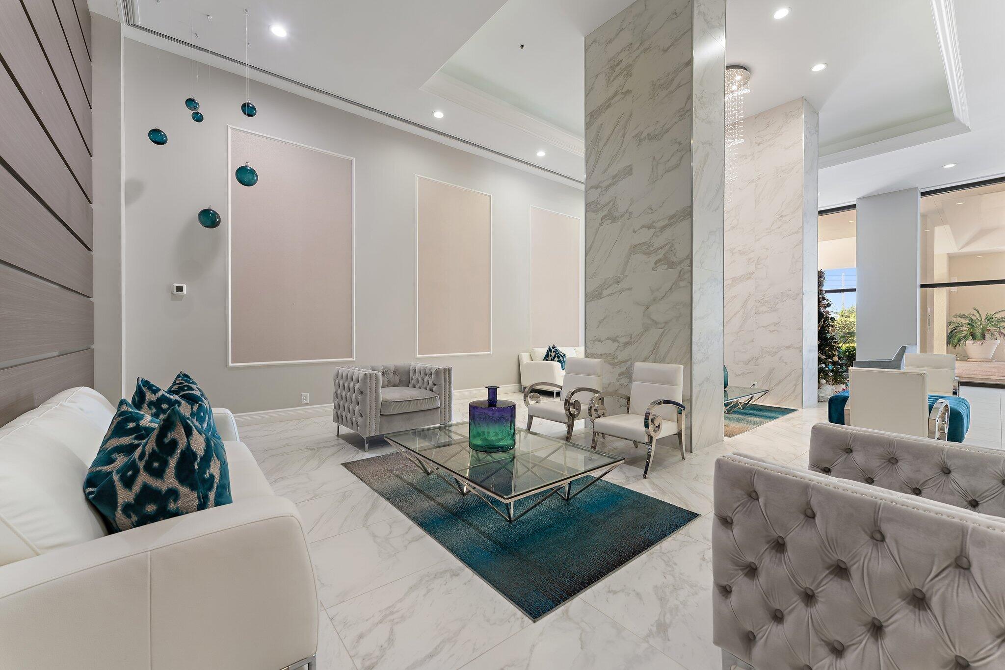 REACHES CONDO - Residential