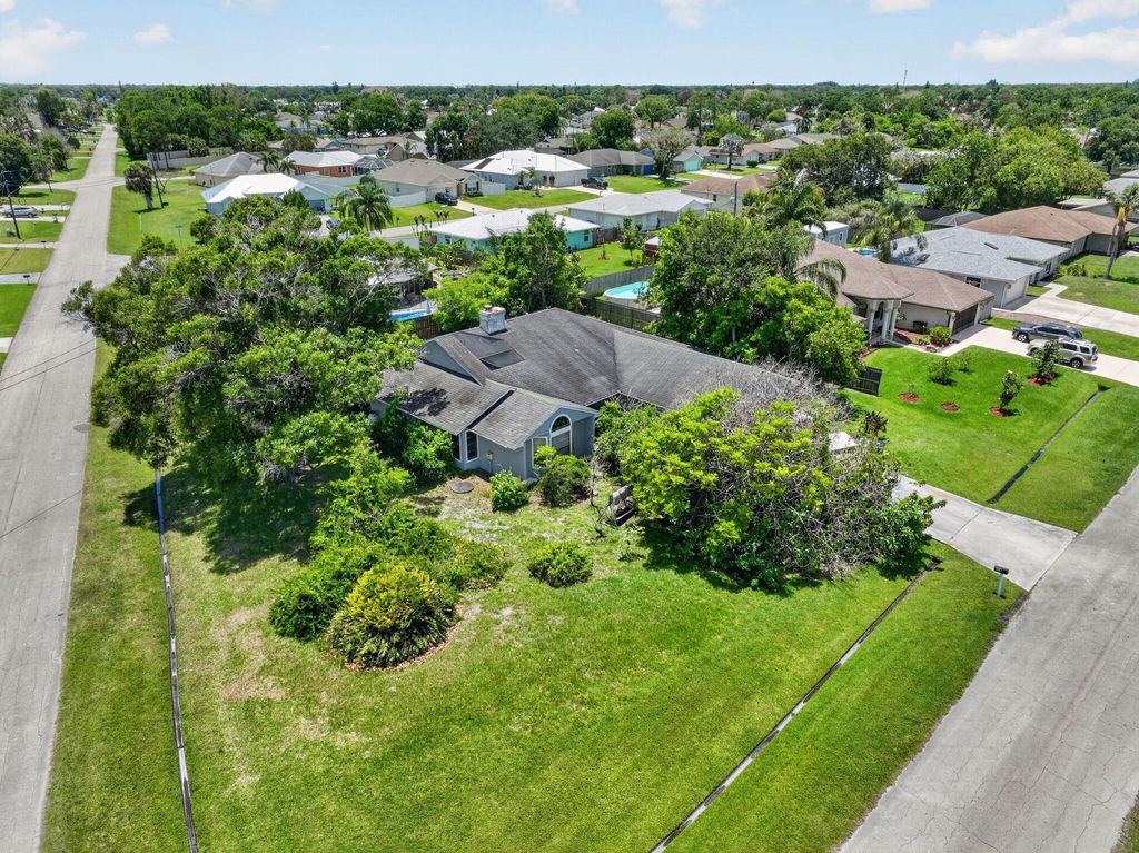 Photo of 674 SE Starfish Avenue, Port Saint Lucie, FL 34983 (MLS # B26032065)