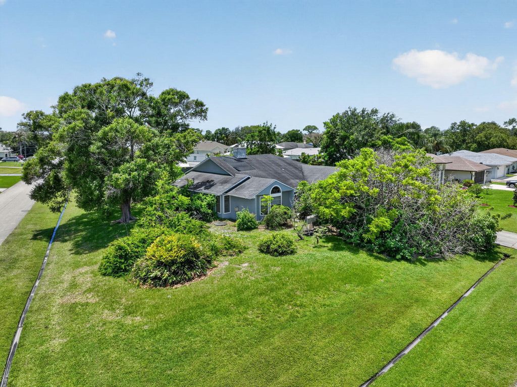 Photo of 674 SE Starfish Avenue, Port Saint Lucie, FL 34983 (MLS # B26032065)