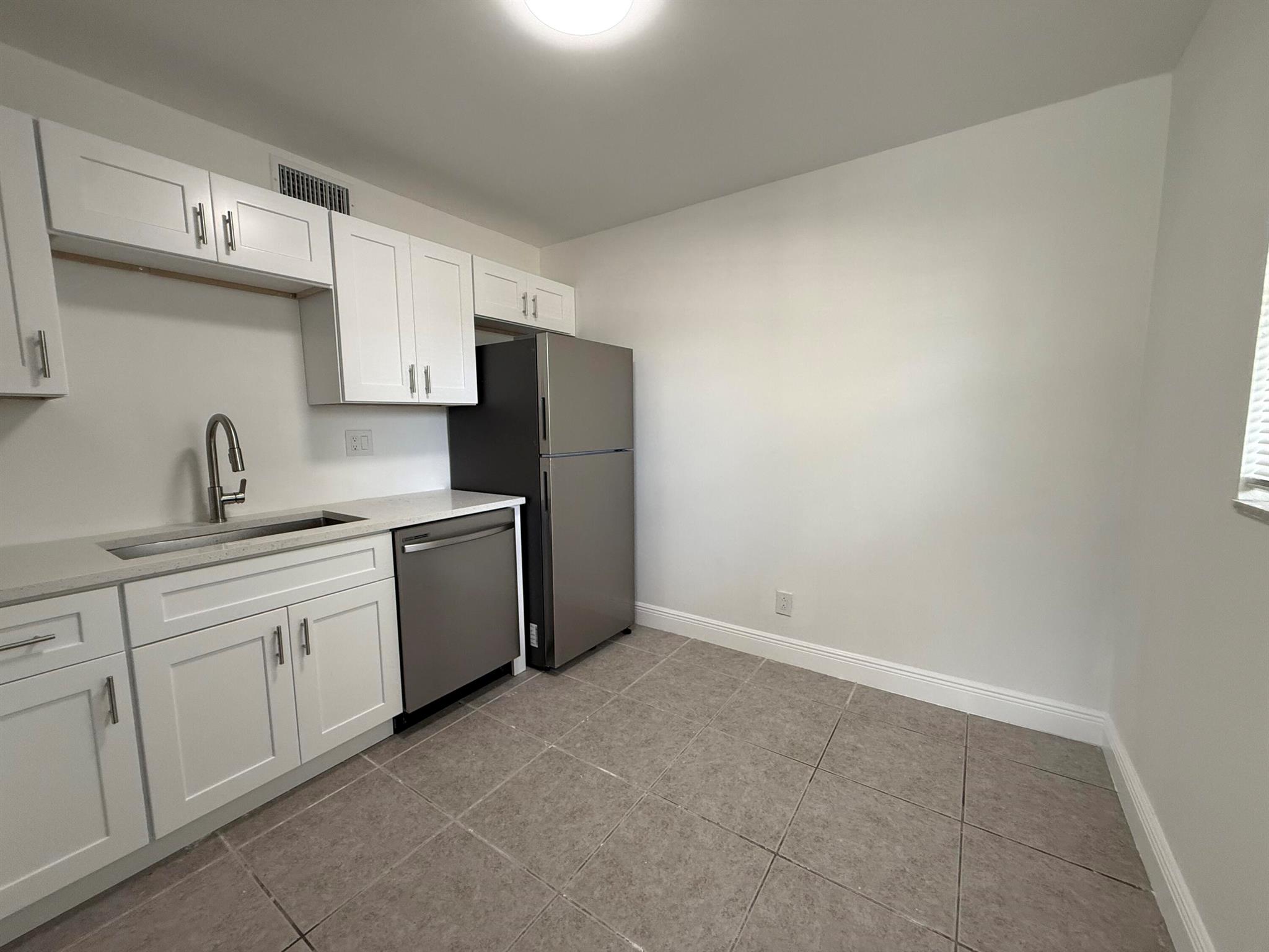 906 Foresteria Drive 1