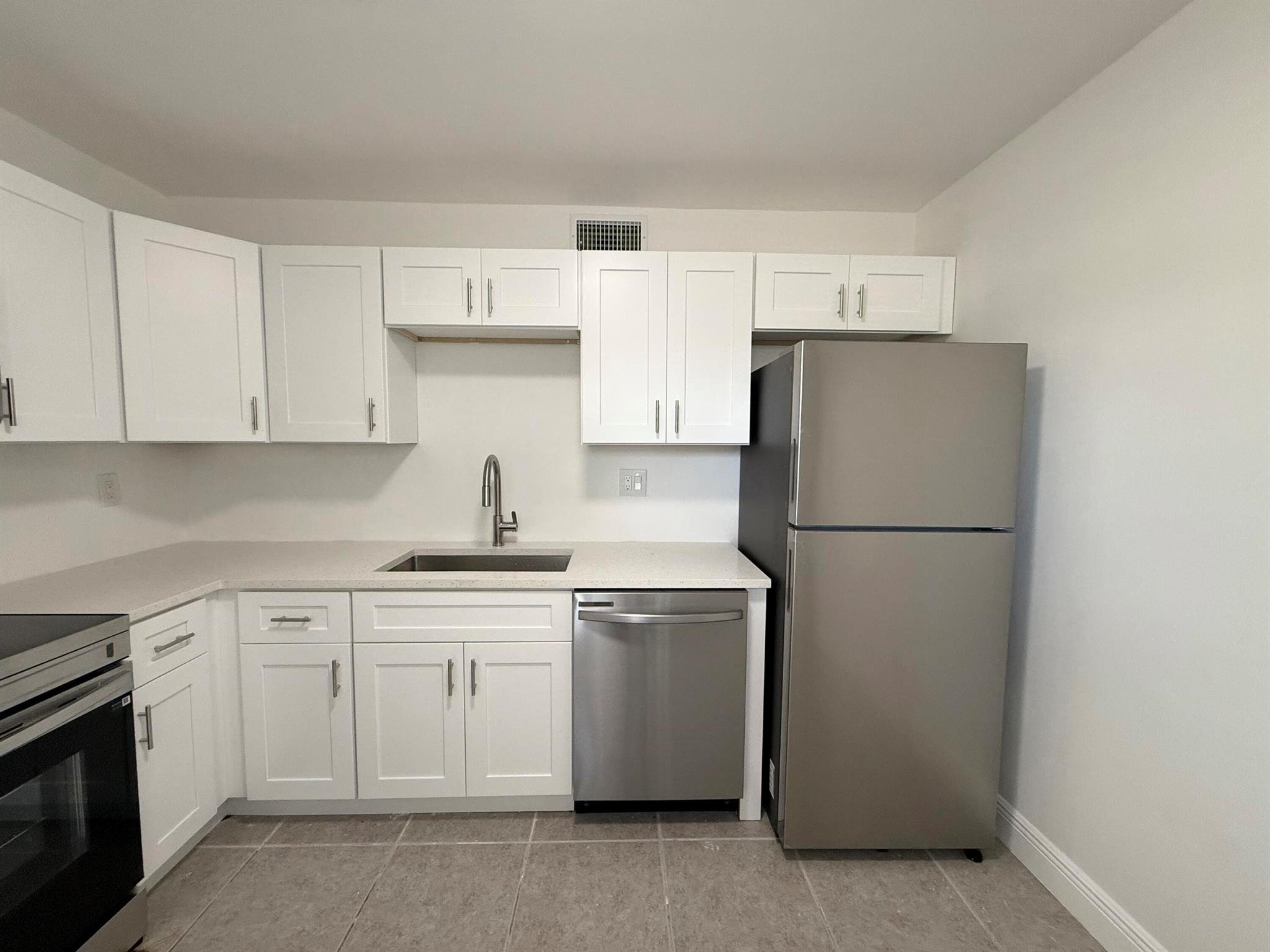 906 Foresteria Drive 1