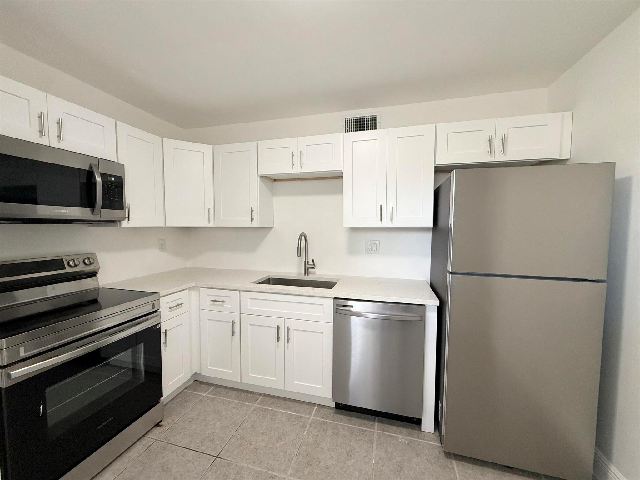906 Foresteria Drive 1
