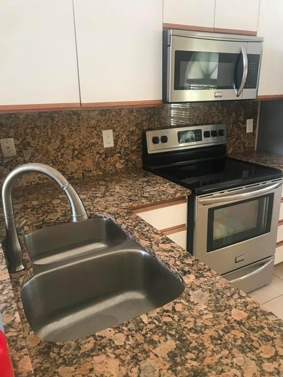 WELLINGTON OF WELLINGTON - Residential