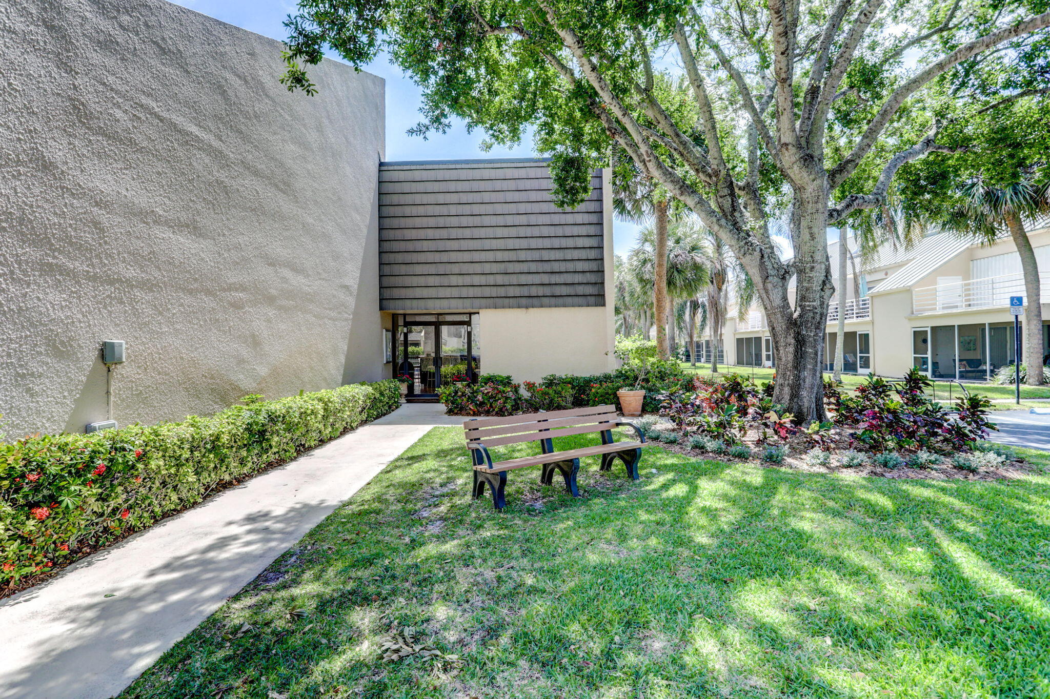 SEA LOFTERS CONDO - Residential