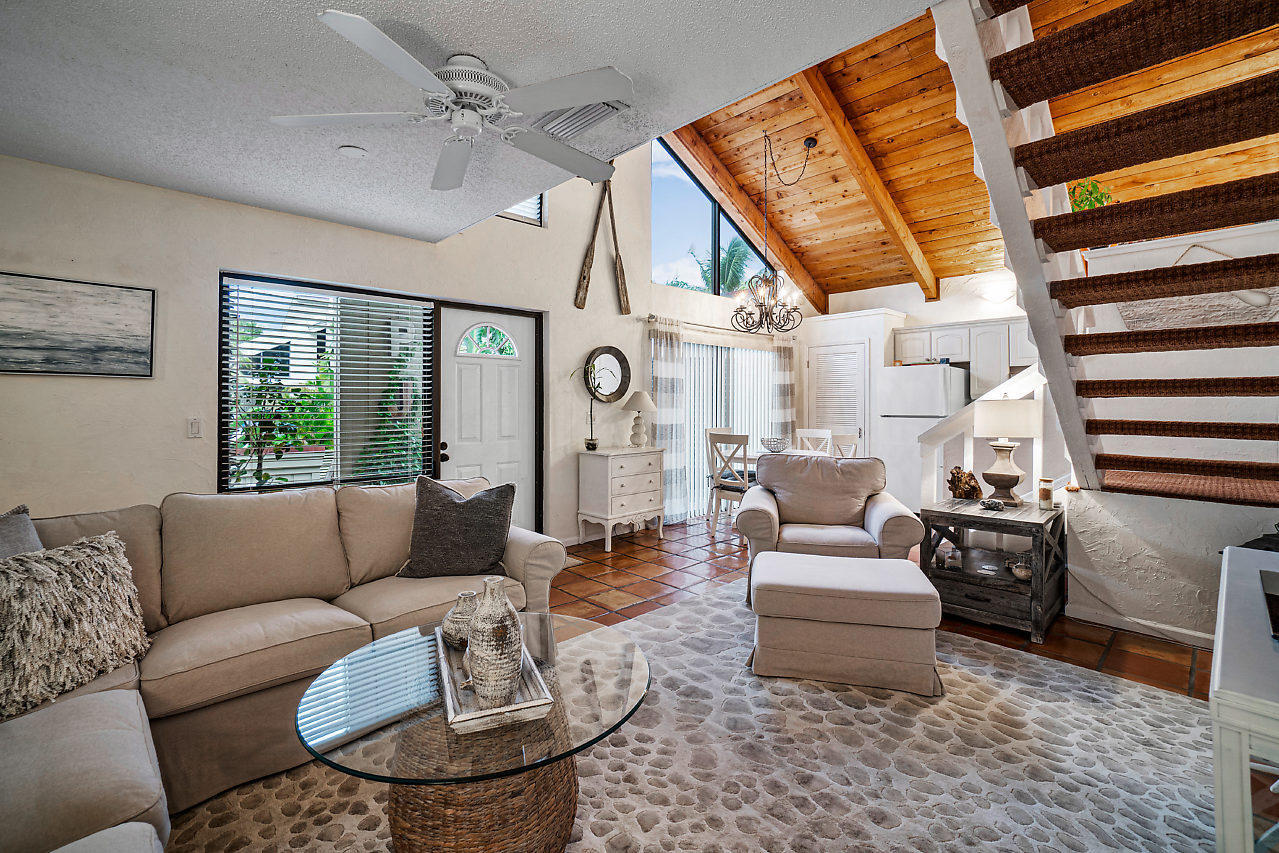 1605 S Us Highway 1 14e