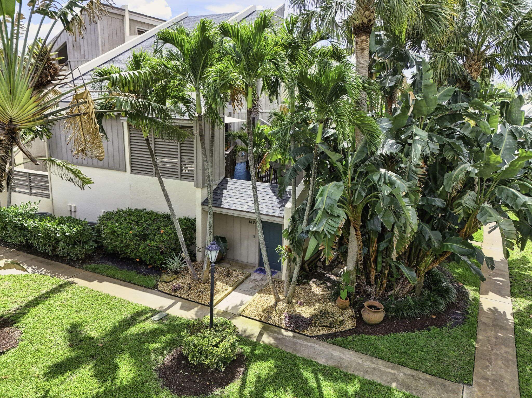 SEA LOFTERS CONDO - Residential