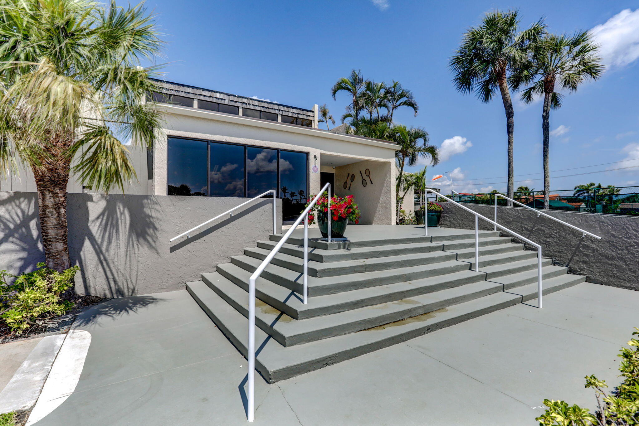 SEA LOFTERS CONDO - Residential