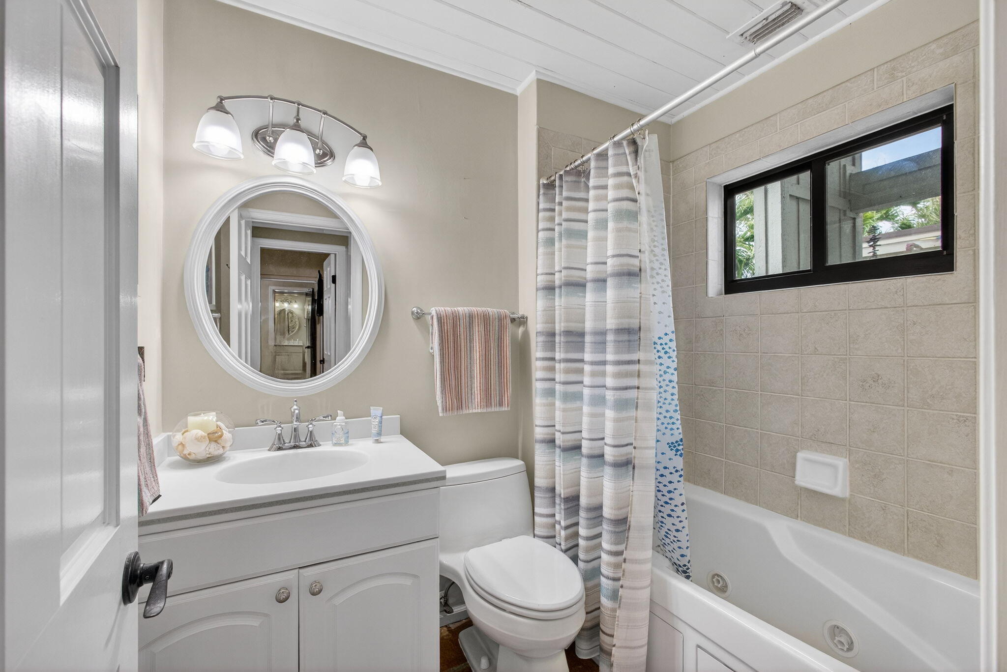 SEA LOFTERS CONDO - Residential