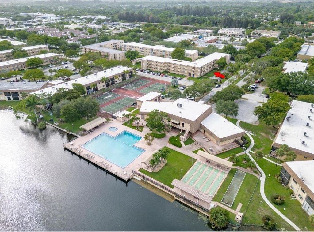 Photo of 201 Berkley Rd #108, Hollywood, FL 33024 (MLS # F10515255)