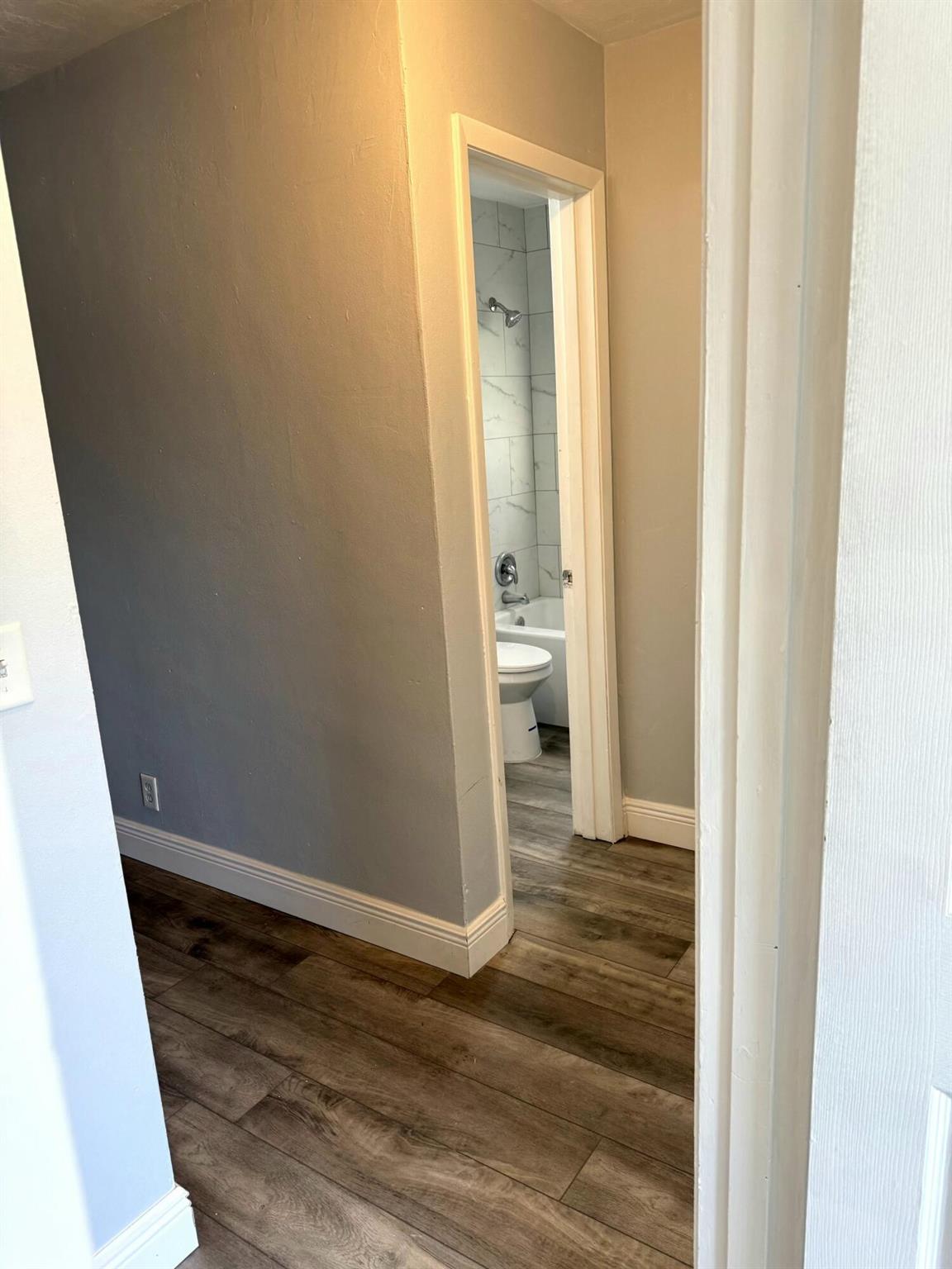 ACREHOME PARK FIRST ADD - Residential Lease