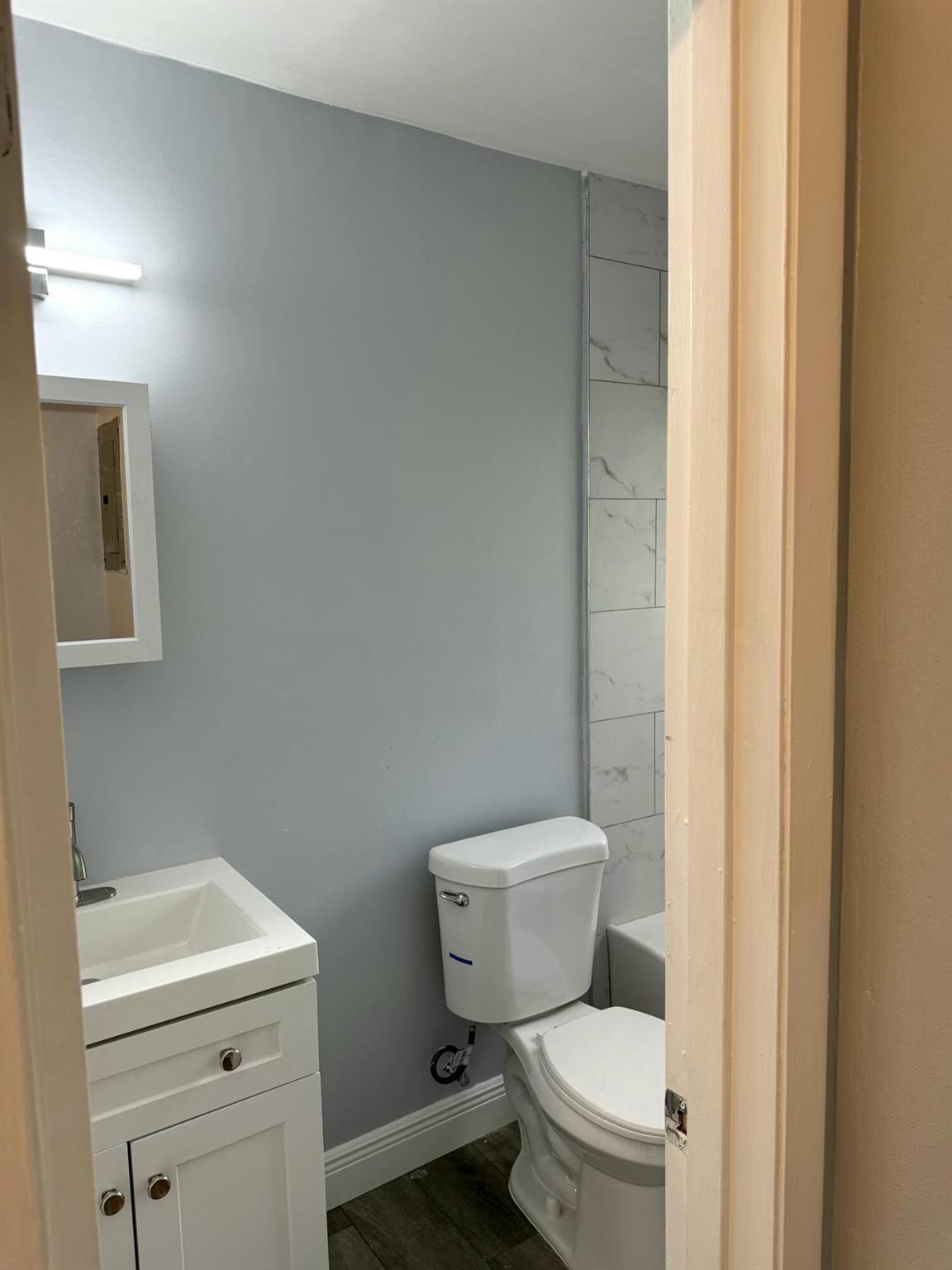 ACREHOME PARK FIRST ADD - Residential Lease