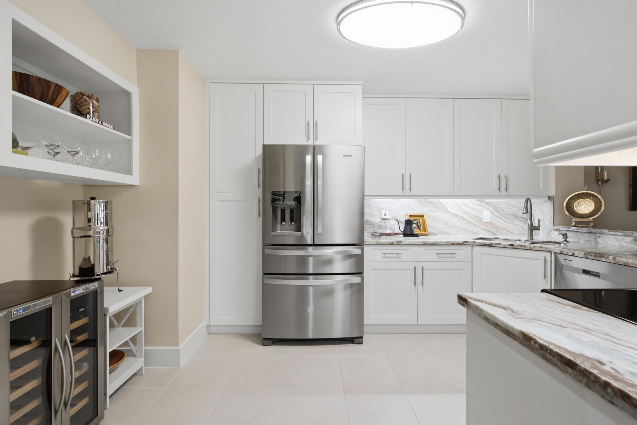 7232 Fairfax Drive 205, Tamarac, FL, 33321/$330,000 4 7232 Fairfax Drive 205